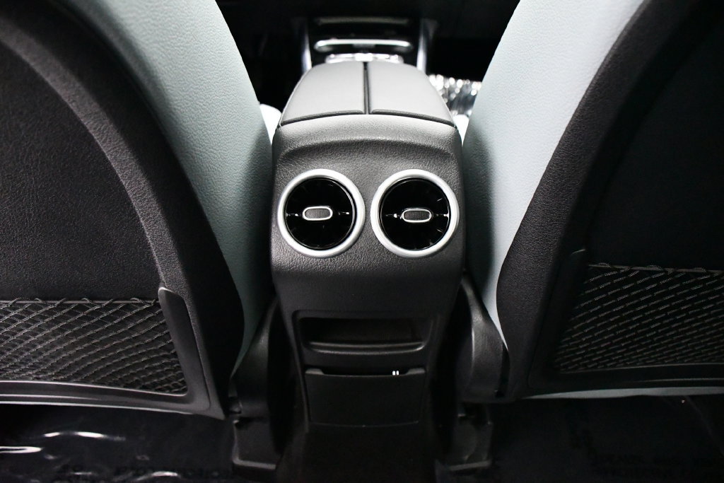 Used 2026 Mercedes-Benz GLB 250 4MATIC image 20