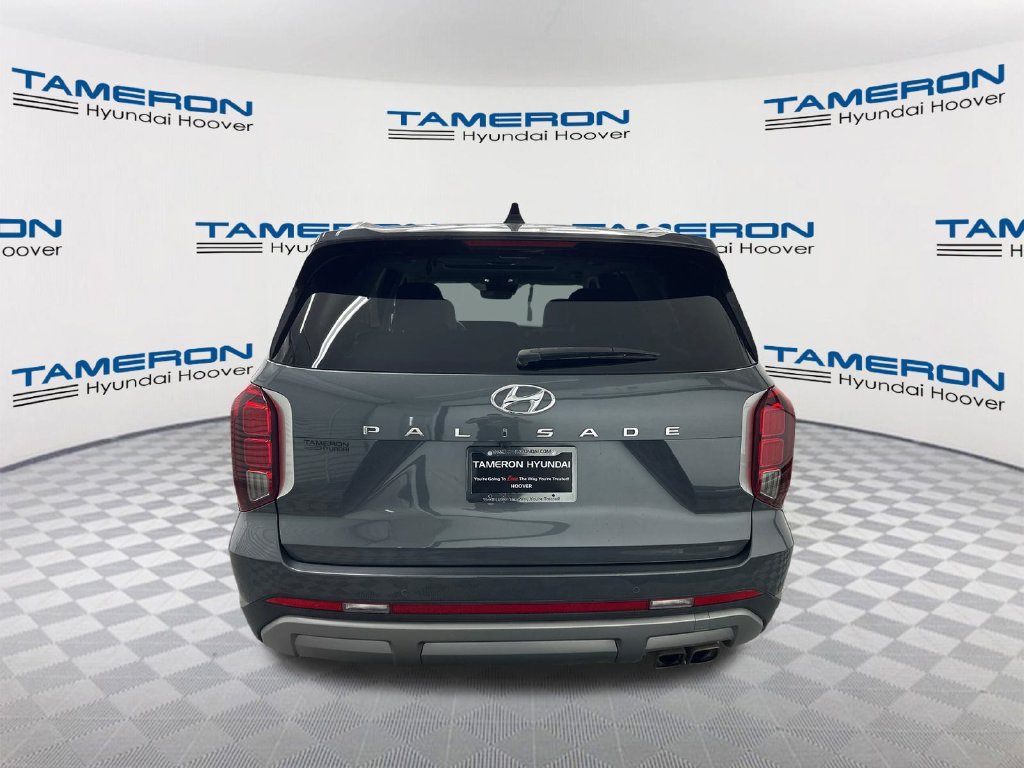 Used 2023 Hyundai Palisade SEL w/ Premium Package FWD image 4