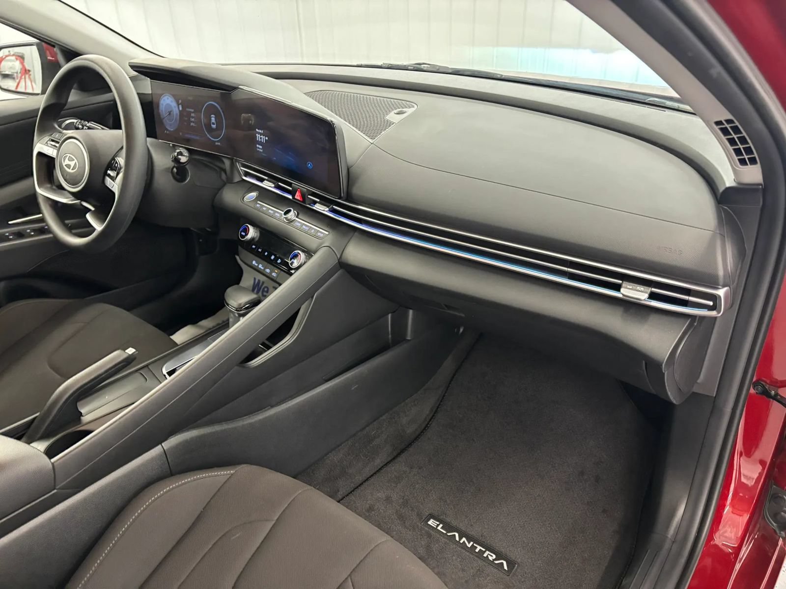 Used 2024 Hyundai Elantra SEL FWD image 33