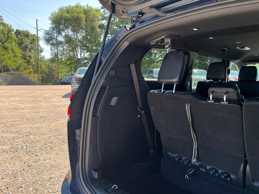 Used 2025 Chrysler Pacifica Select FWD image 16
