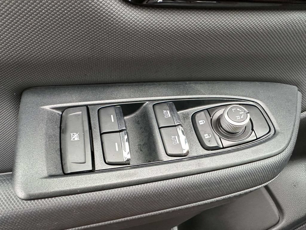 Certified 2025 Subaru Forester Limited w/ Popular Package AWD/4WD image 33