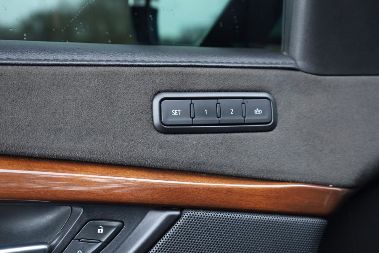 Used 2019 Cadillac Escalade ESV Luxury image 24