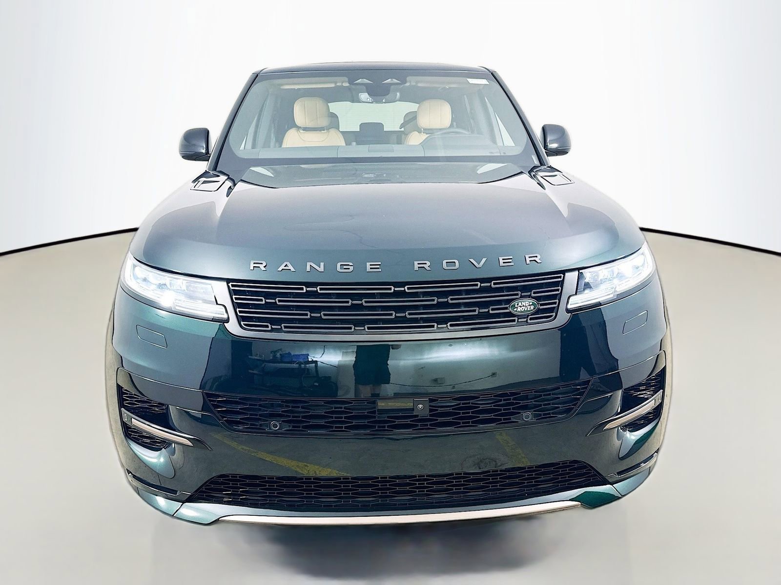New 2026 Land Rover Range Rover Sport Dynamic SE AWD/4WD image 2
