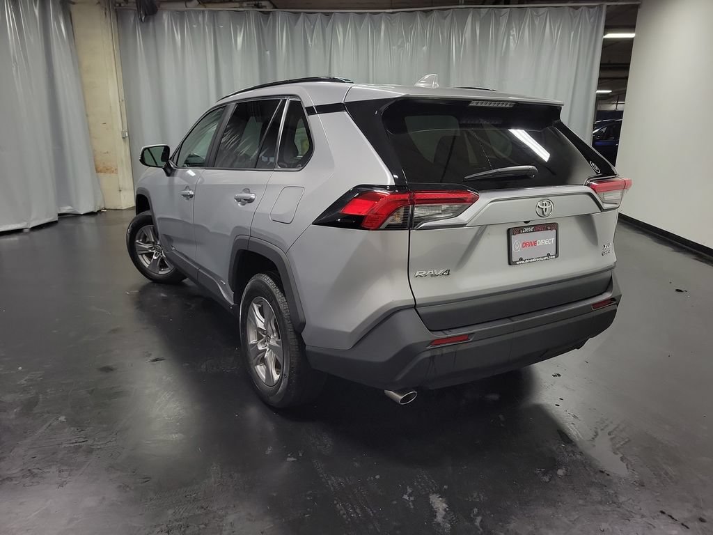 Used 2025 Toyota RAV4 XLE AWD/4WD image 6