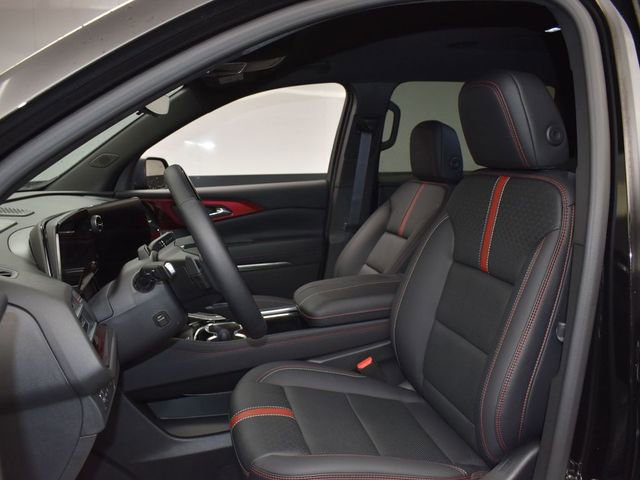 Used 2026 Chevrolet Traverse RS FWD image 9