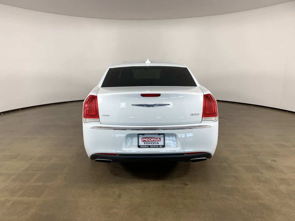 Used 2018 Chrysler 300 Limited AWD/4WD image 10