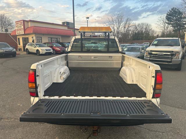Used 2006 GMC Sierra 2500 W/T w/ Heavy-Duty Power Package image 14