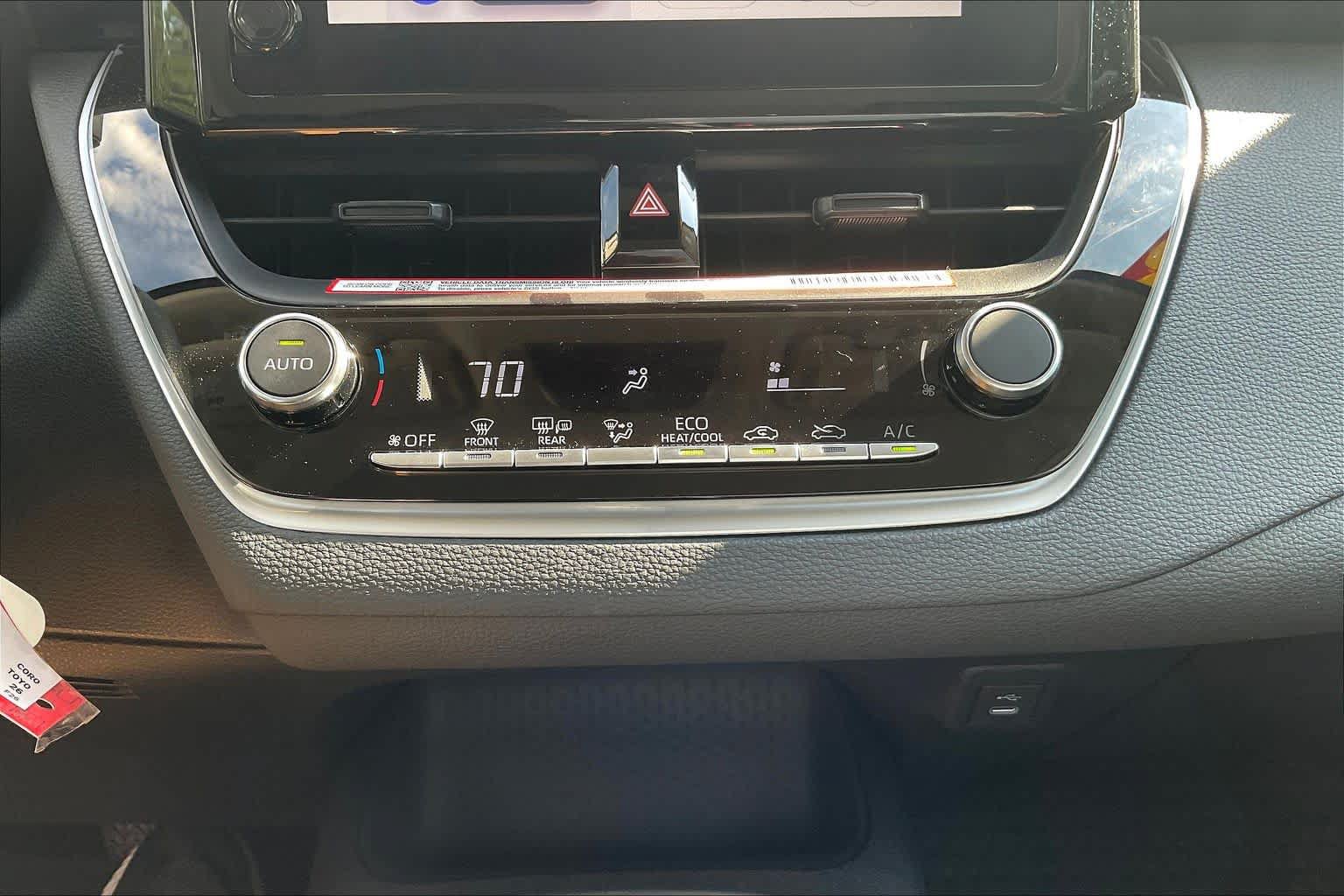 Used 2026 Toyota Corolla LE FWD image 32