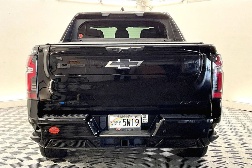 Used 2024 Chevrolet Silverado EV RST AWD/4WD image 3