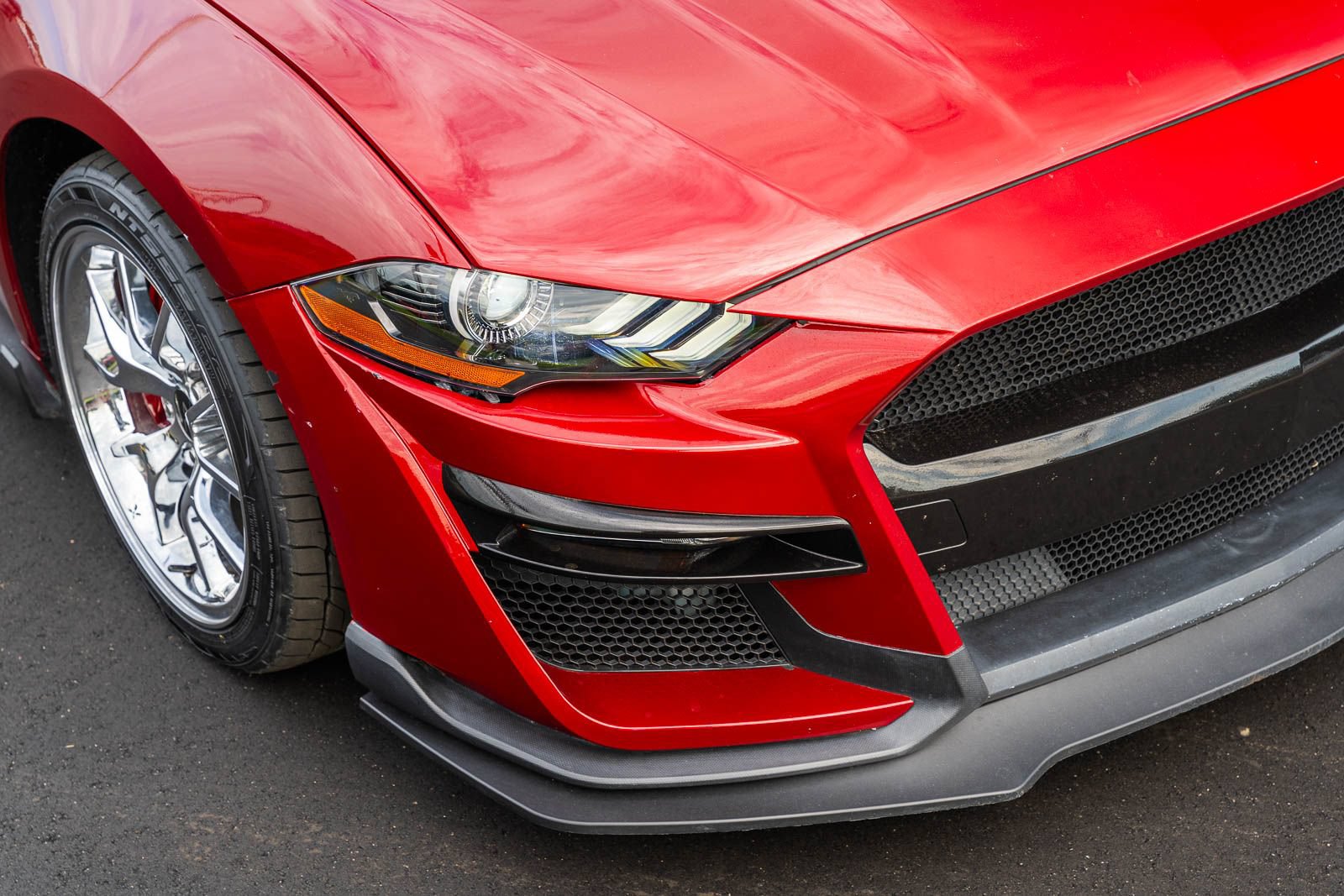 Used 2019 Ford Mustang GT Premium w/ Ford Safe & Smart Package RWD image 10