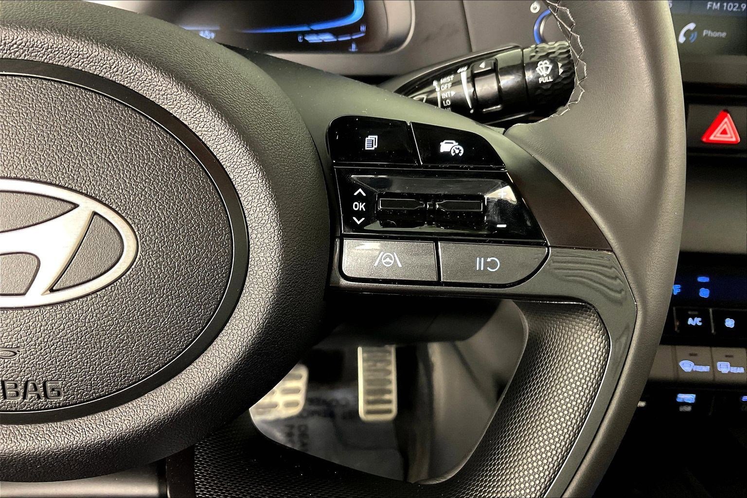 Certified 2025 Hyundai Elantra Sport image 12