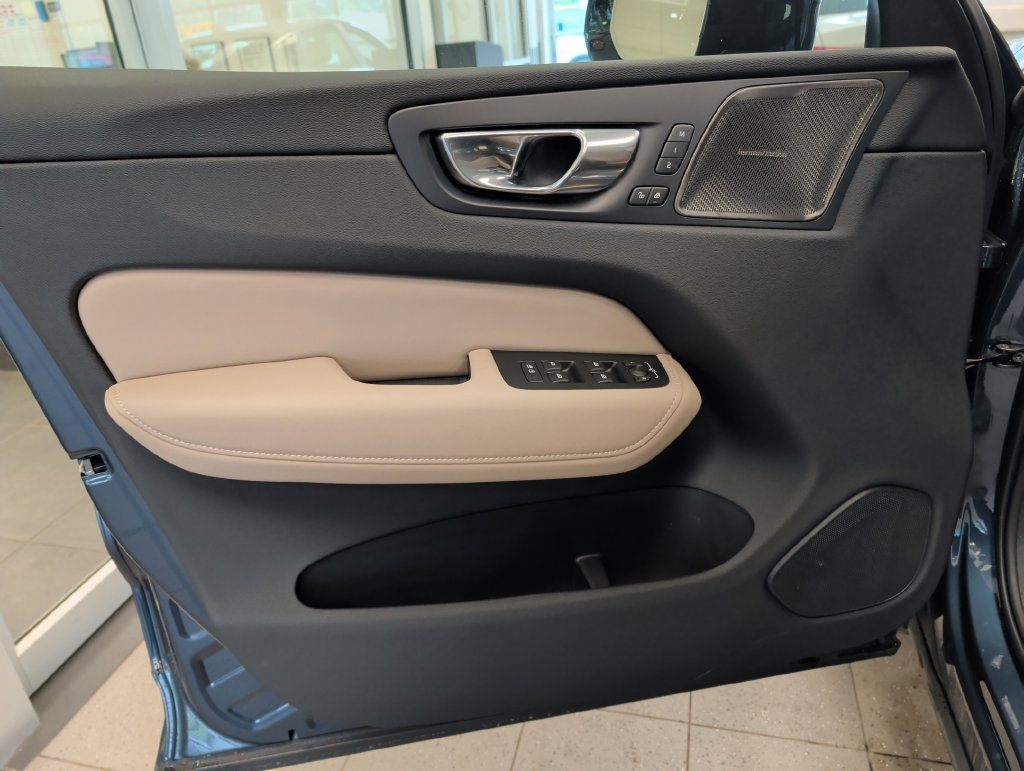 New 2026 Volvo XC60 B5 Plus w/ Protection Package Premier AWD/4WD image 11