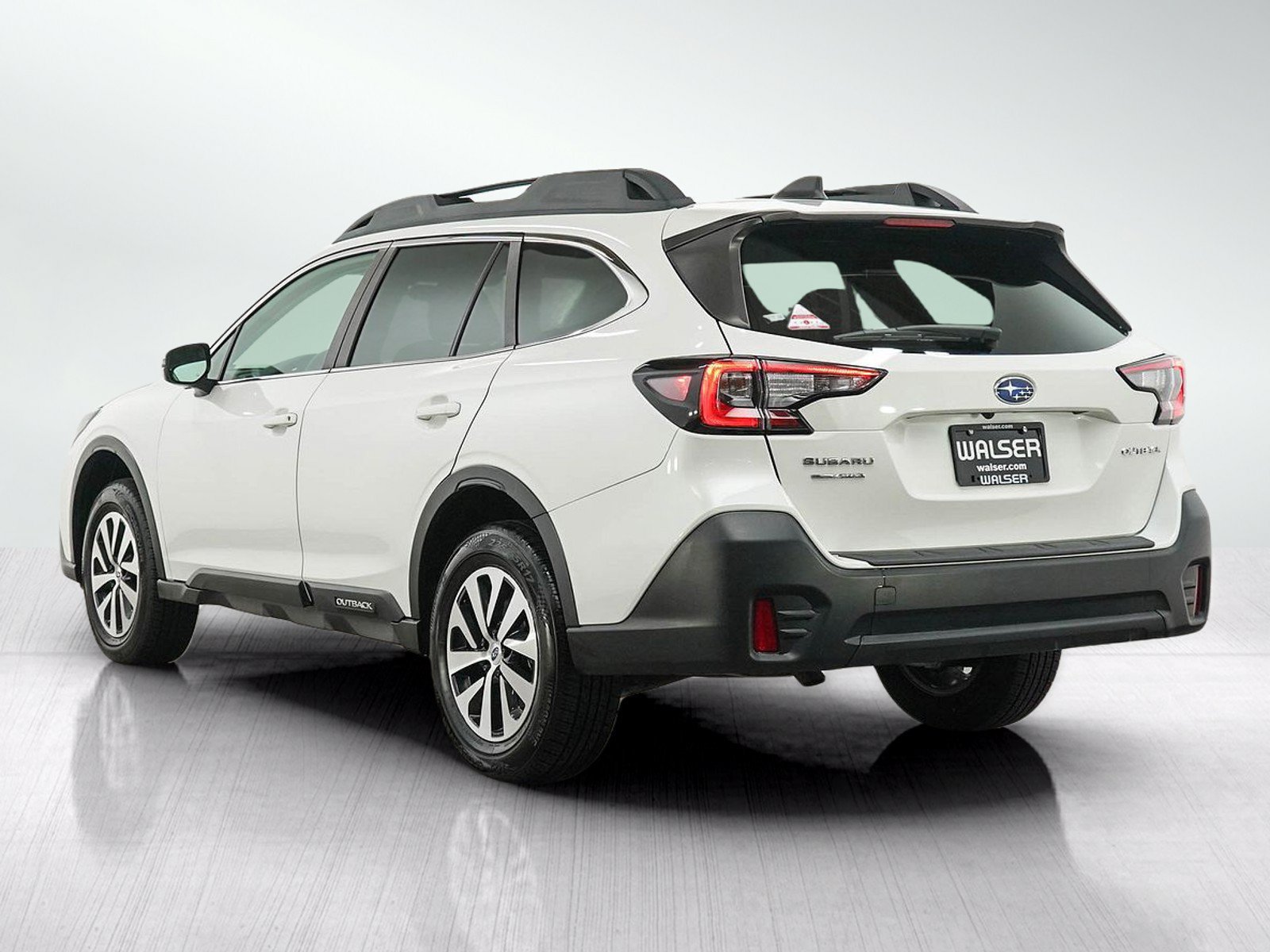 Used 2022 Subaru Outback Premium AWD/4WD image 3