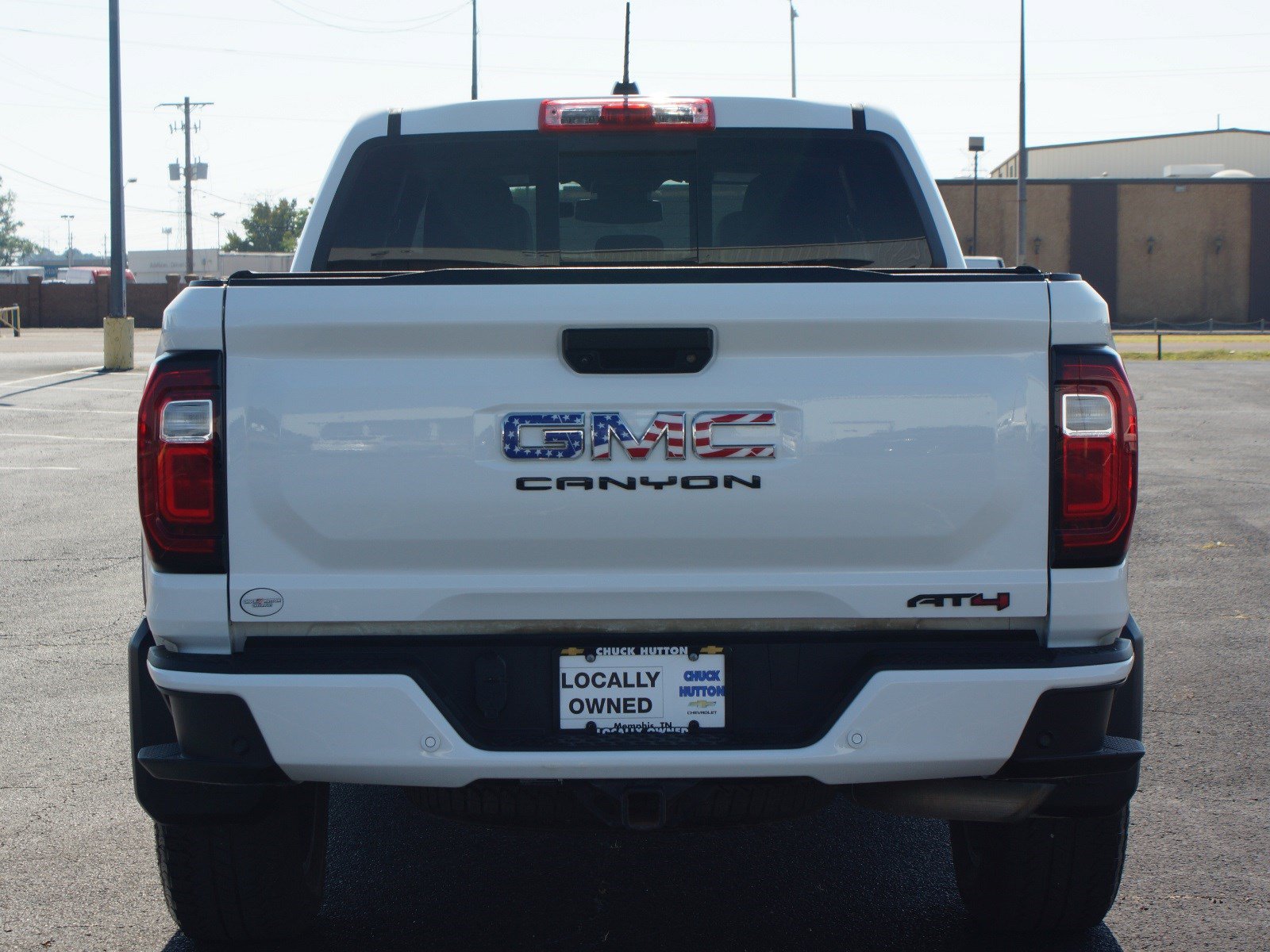 Used 2024 GMC Canyon AT4 w/ Canyon Safety Plus Package AWD/4WD image 3