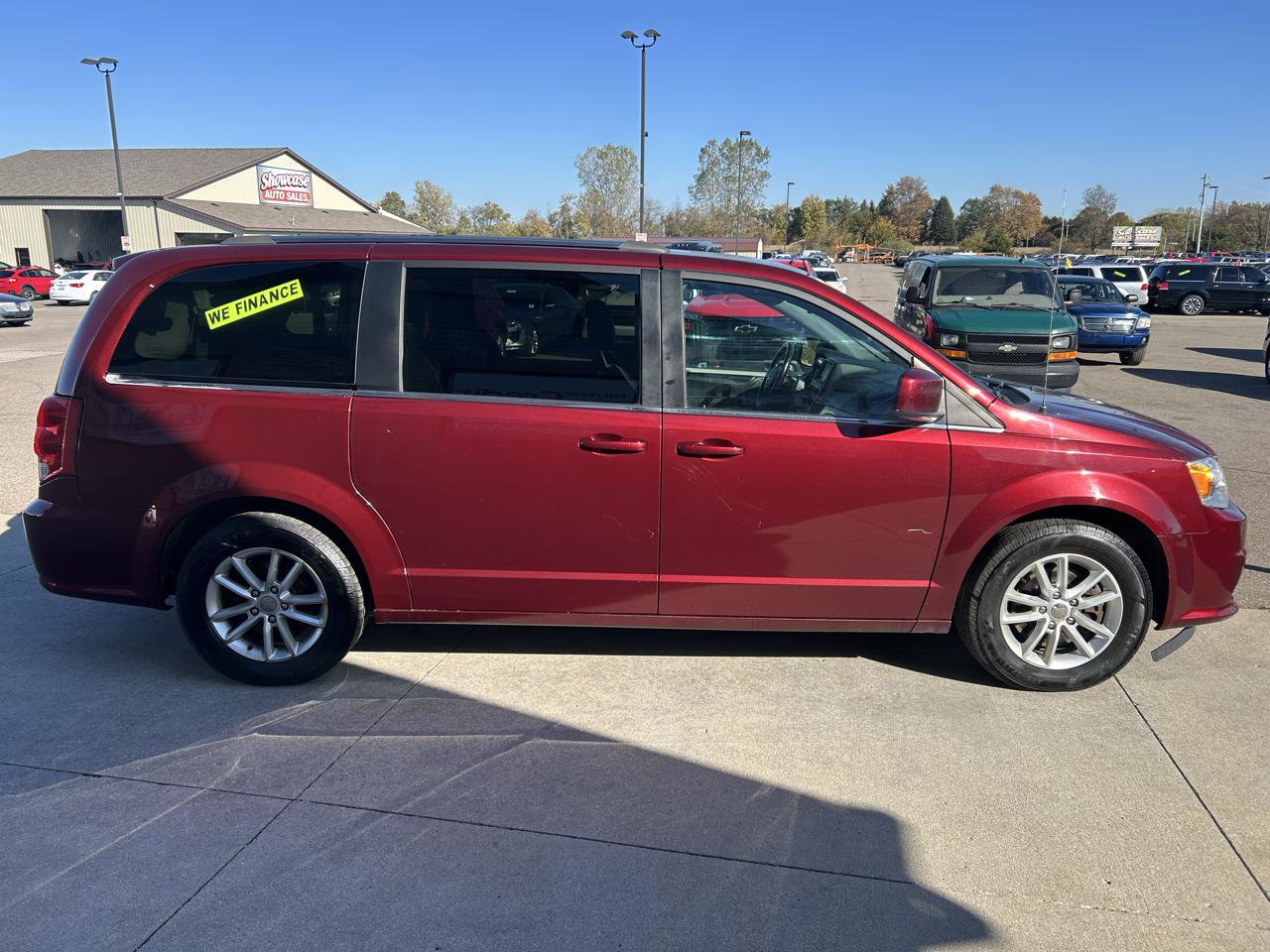 Used 2019 Dodge Grand Caravan SXT FWD image 4