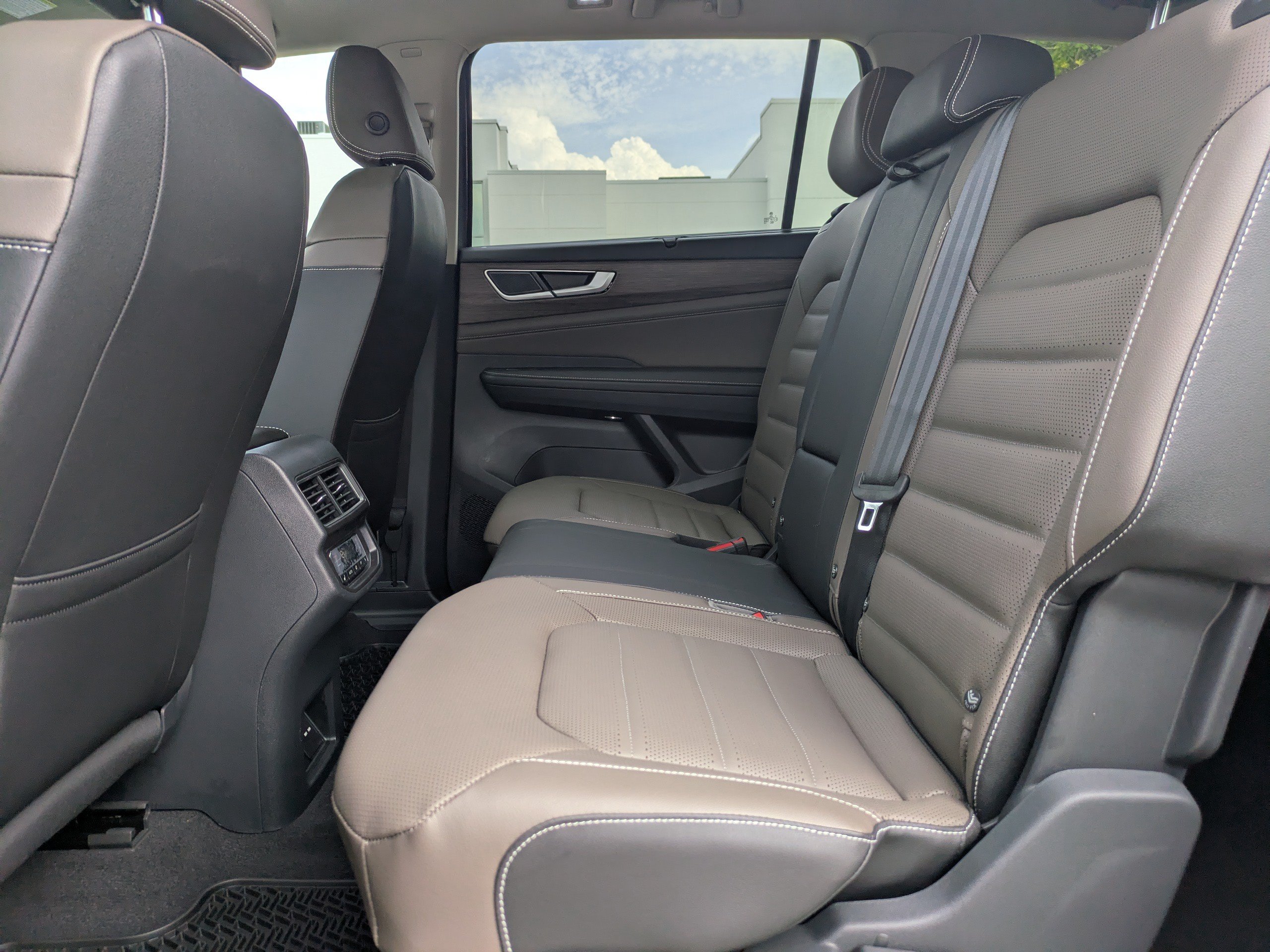 New 2026 Volkswagen Atlas SEL AWD/4WD image 15