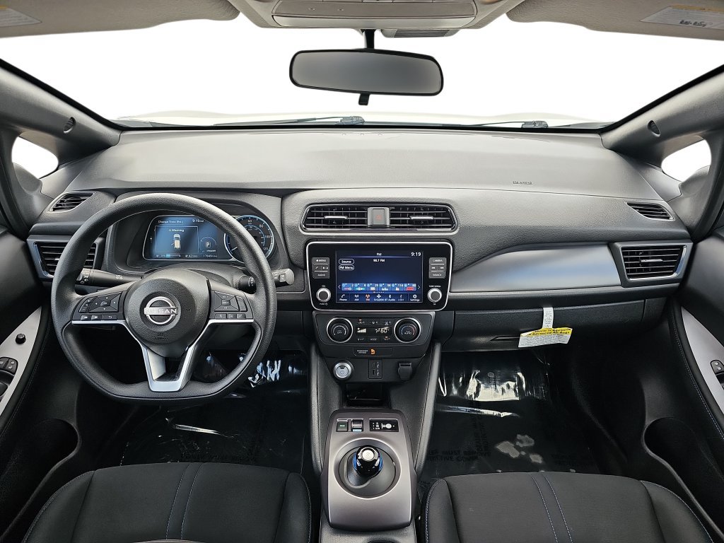 Used 2025 Nissan Leaf S FWD image 13