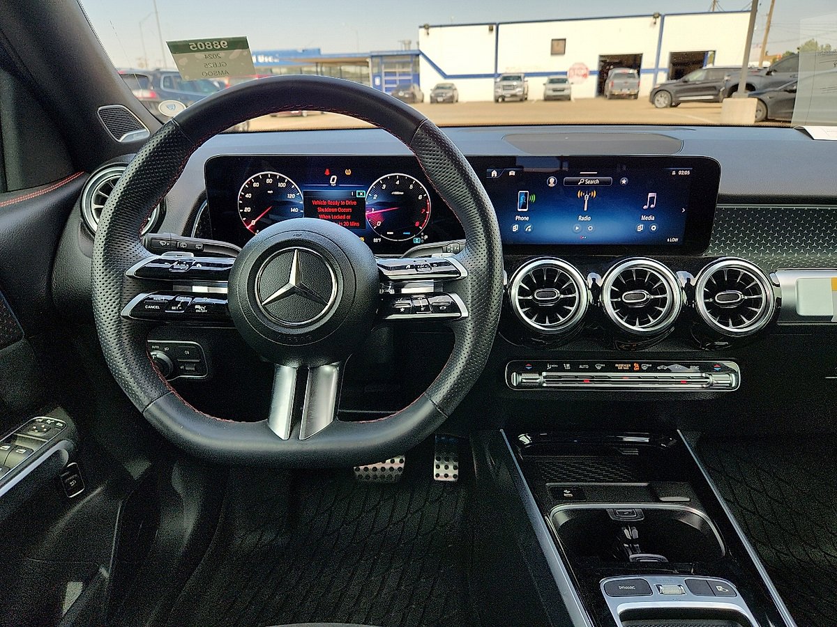 Used 2024 Mercedes-Benz GLB 250 w/ AMG Night Package image 6