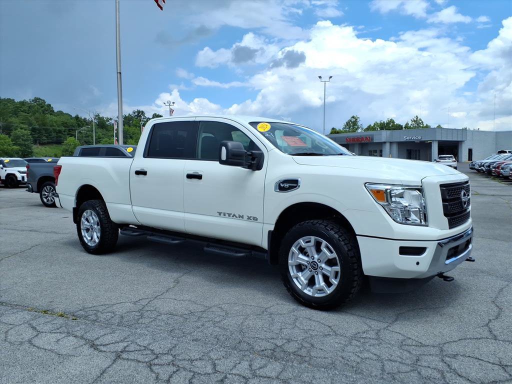 Certified 2024 Nissan Titan SV w/ SV Convenience Package AWD/4WD image 3