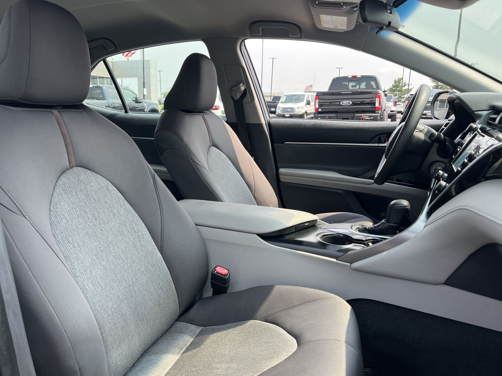 Used 2018 Toyota Camry FWD image 24