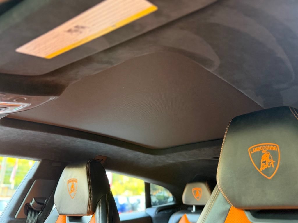 Used 2022 Lamborghini Urus AWD/4WD image 55
