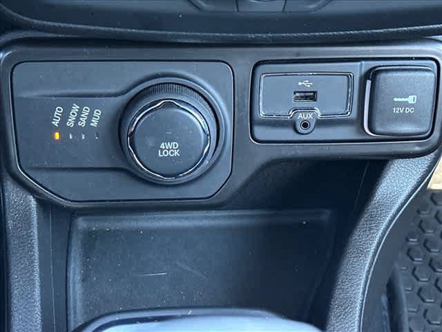 Used 2023 Jeep Renegade Altitude AWD/4WD image 22