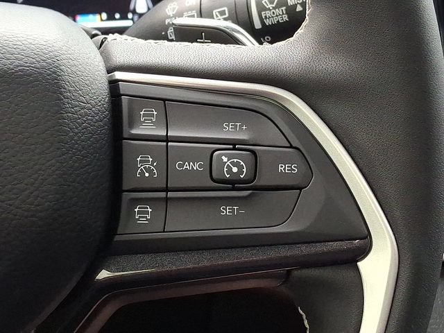 Used 2023 Jeep Grand Cherokee L Laredo AWD/4WD image 25