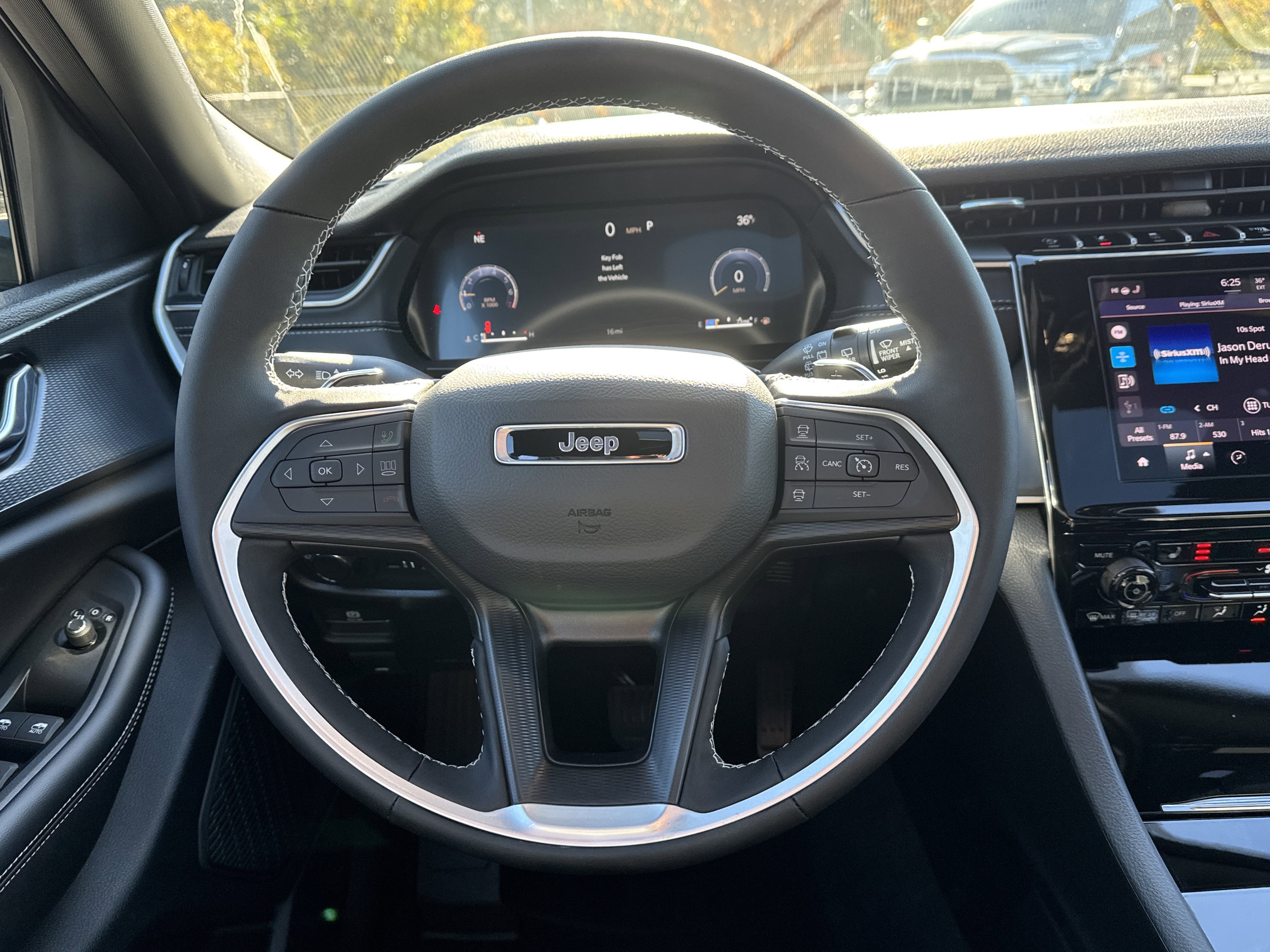 New 2025 Jeep Grand Cherokee L Altitude image 30
