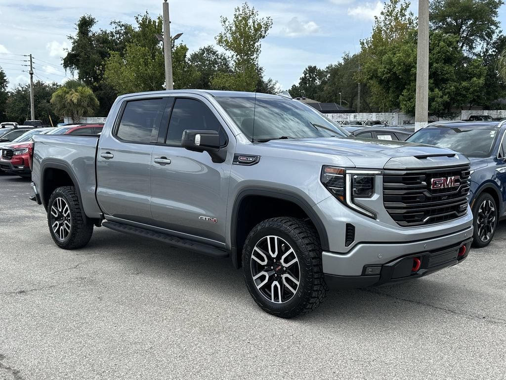 Used 2024 GMC Sierra 1500 AT4 w/ Technology Package AWD/4WD image 2