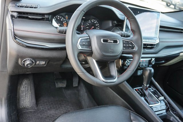 Used 2023 Jeep Compass Trailhawk image 13