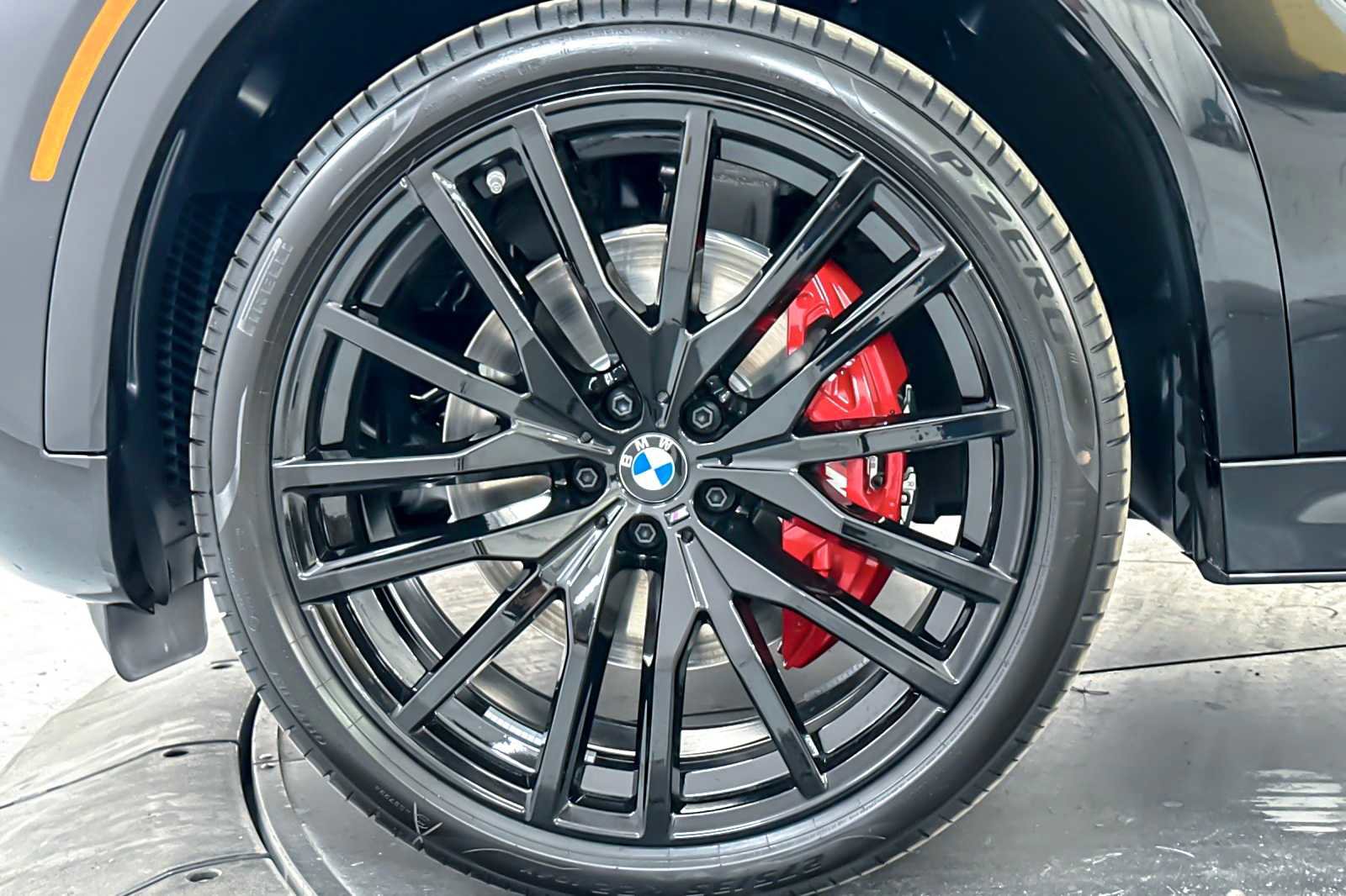 New 2026 BMW X6 xDrive40i w/ Executive Package image 25