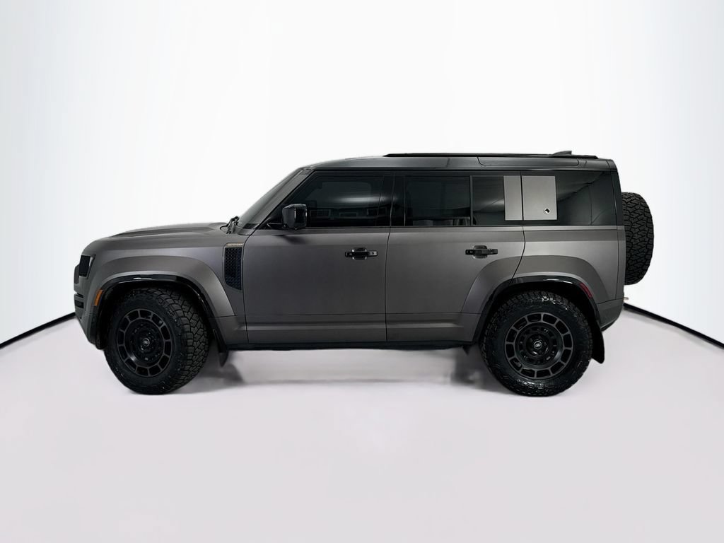 Used 2025 Land Rover Defender 110 AWD/4WD image 8