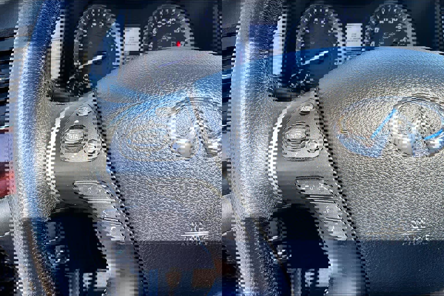 Used 2015 INFINITI Q70 L 3.7 image 24