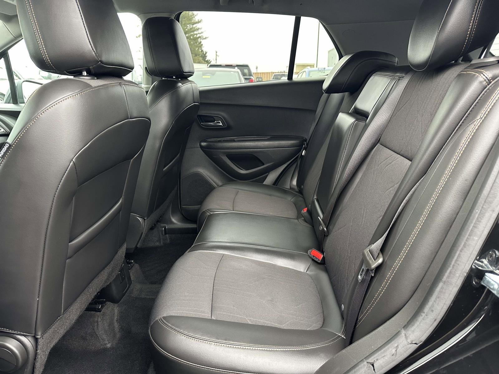 Certified 2022 Chevrolet Trax LT w/ LT Convenience Package image 23