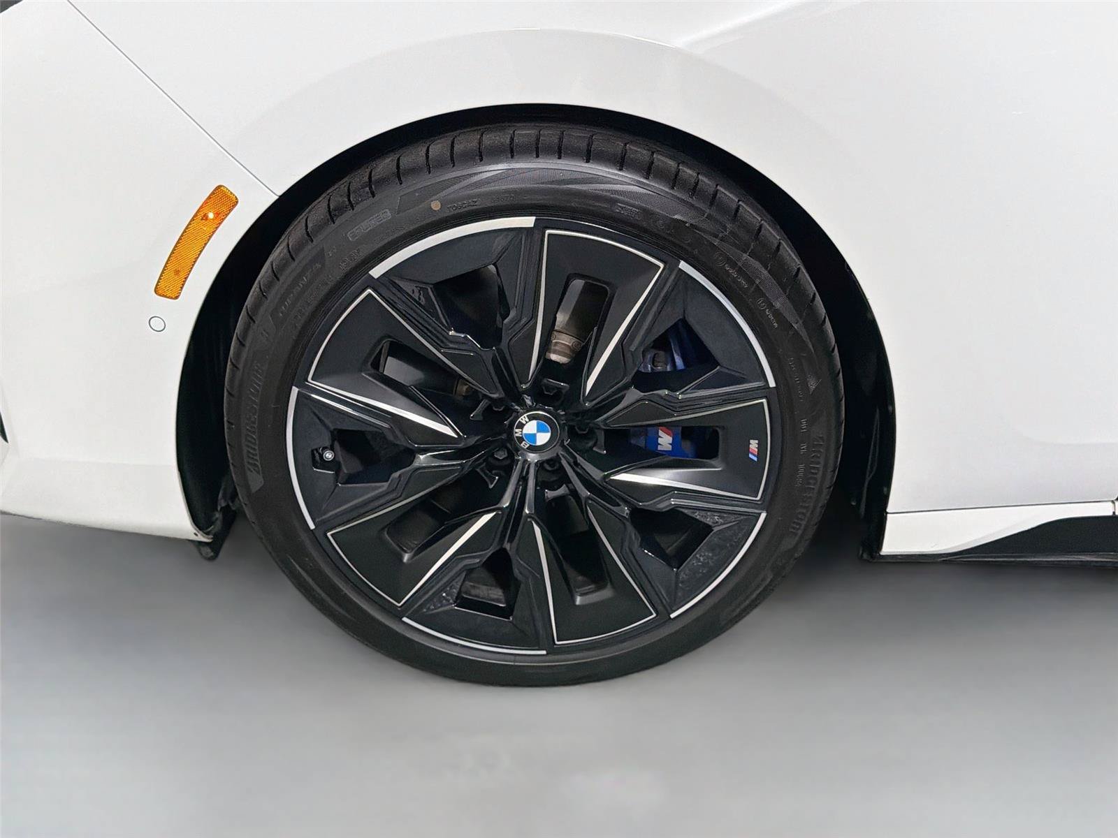 Used 2023 BMW i7 xDrive60 w/ Executive Package 2 AWD/4WD image 33
