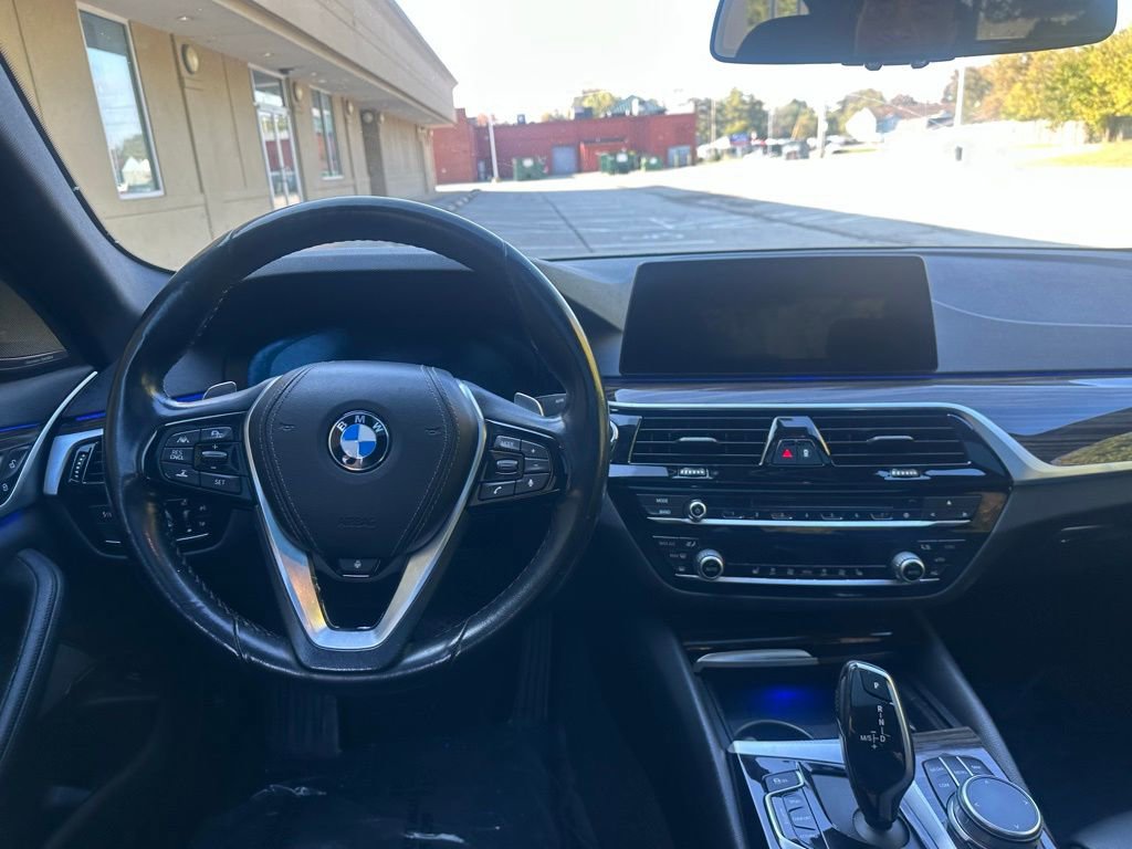 Used 2019 BMW 530i xDrive w/ Dynamic Handling Package image 21