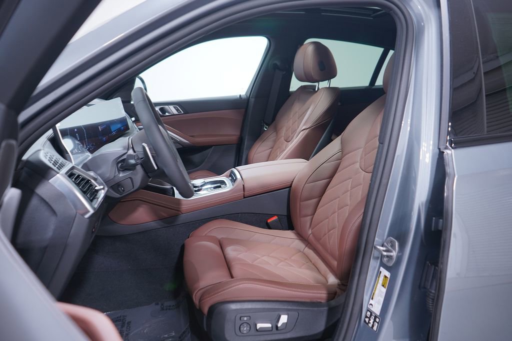 New 2026 BMW X6 xDrive40i w/ Premium Package AWD/4WD image 7