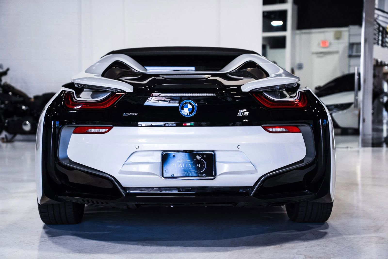 Used 2019 BMW i8 Roadster image 27
