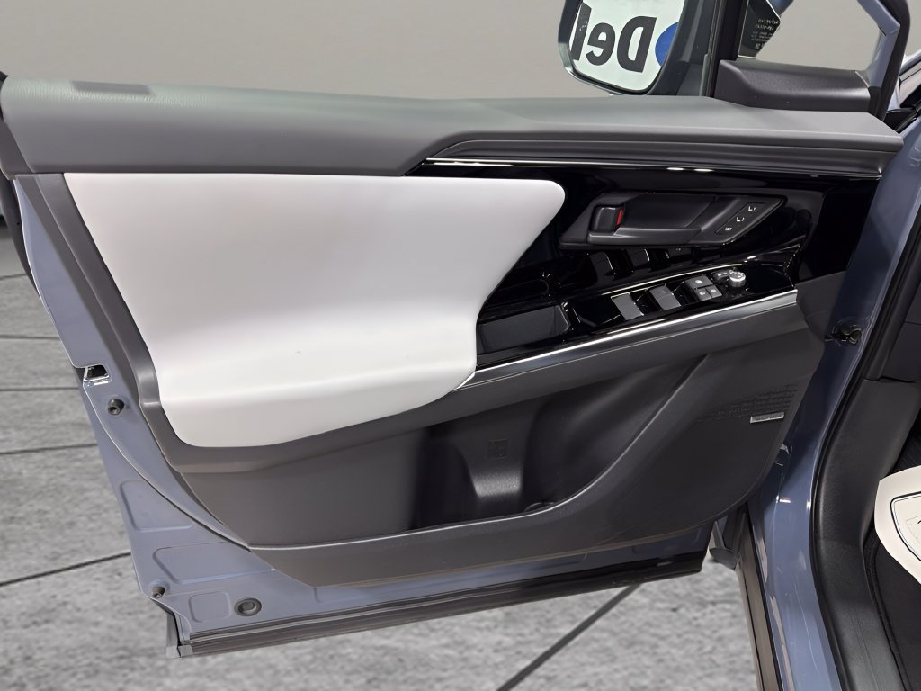 Used 2023 Subaru Solterra AWD image 19