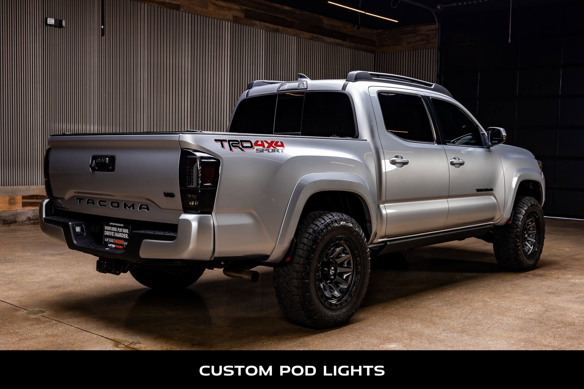 Used 2017 Toyota Tacoma TRD Sport w/ Tow Package (A/T) AWD/4WD image 9
