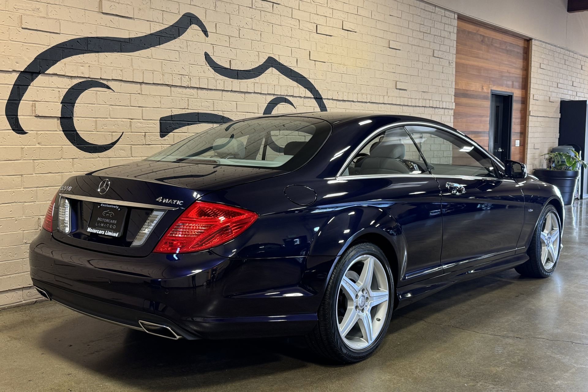 Used 2011 Mercedes-Benz CL 550 4MATIC image 5
