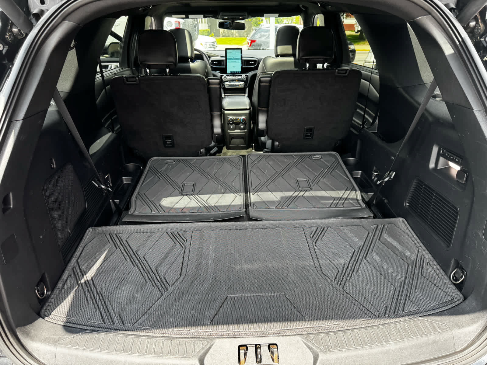 Used 2022 Ford Explorer ST w/ ST Street Pack AWD/4WD image 29