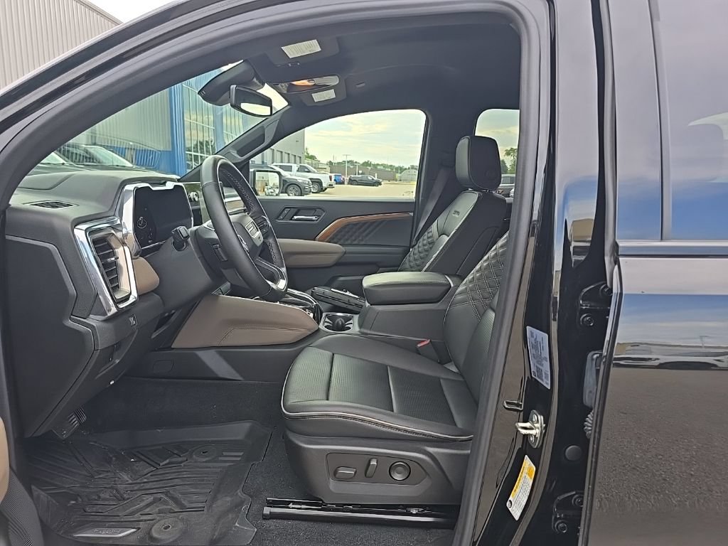 Used 2023 GMC Canyon Denali AWD/4WD image 11
