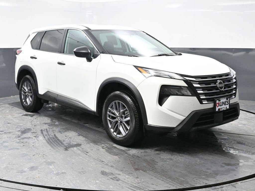 Used 2024 Nissan Rogue S image 6