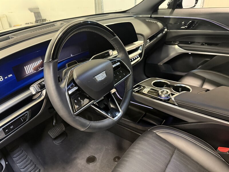 Used 2024 Cadillac Lyriq Sport AWD/4WD image 22
