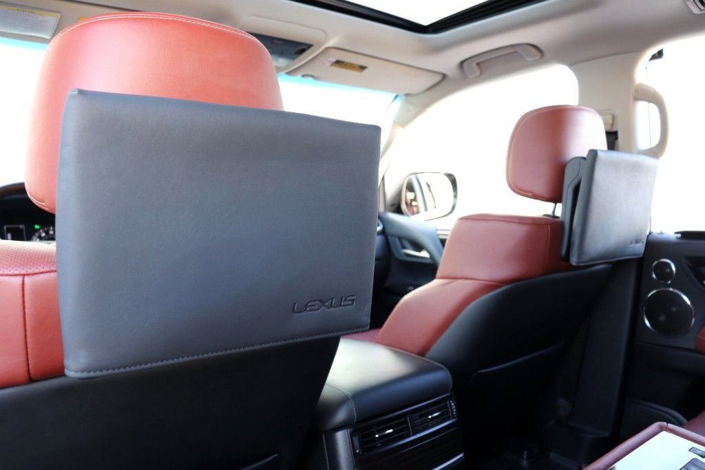 Used 2019 Lexus LX 570 4WD w/ Luxury Package image 96