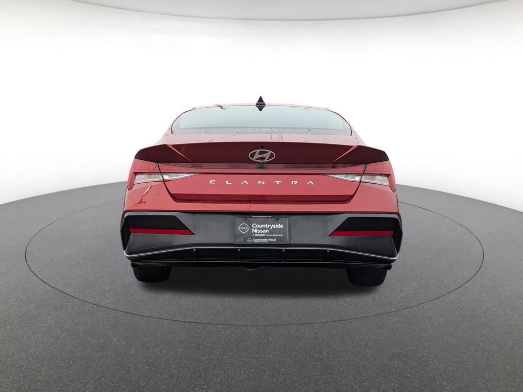 Used 2025 Hyundai Elantra SEL FWD image 6