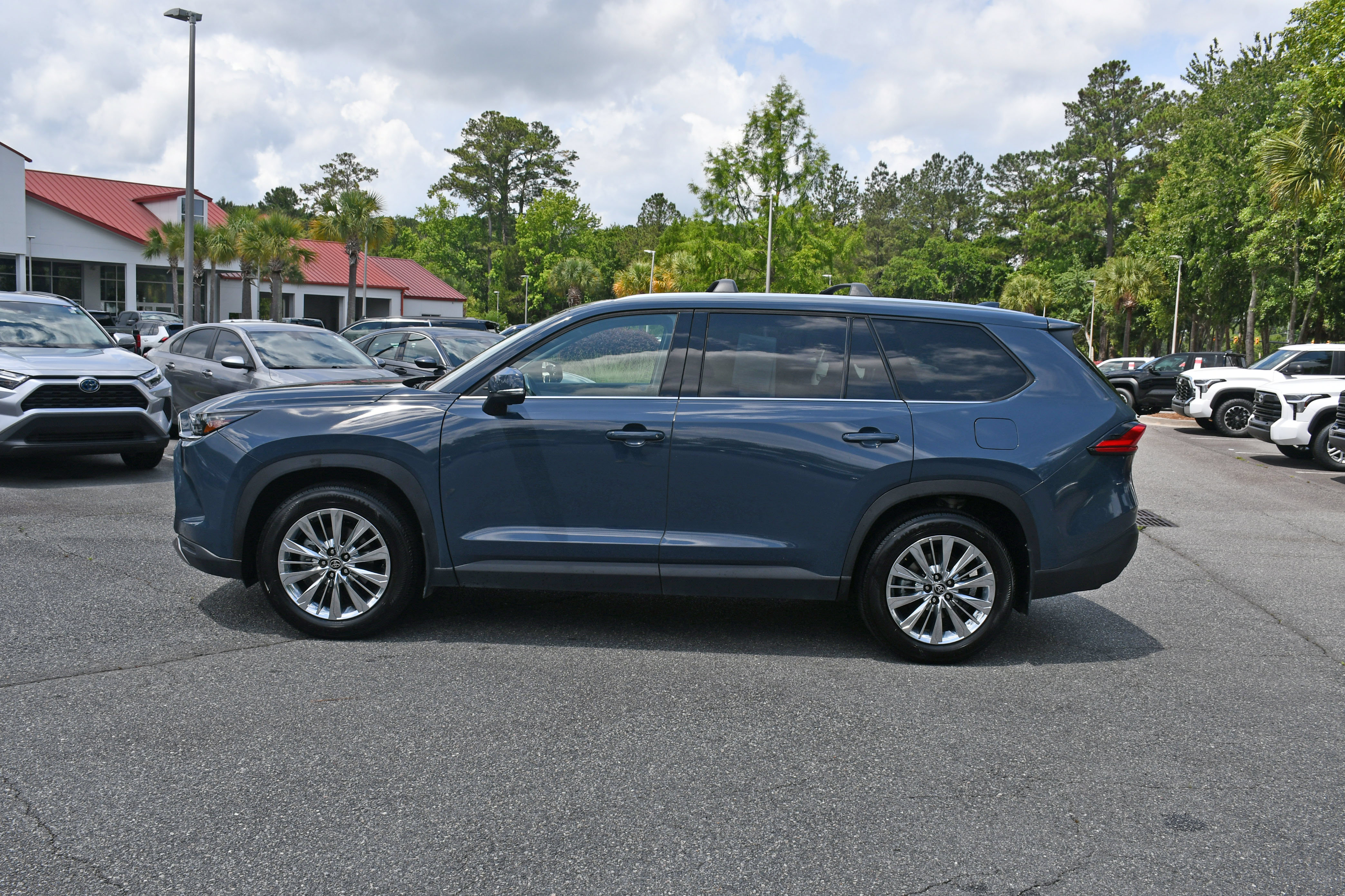 Certified 2024 Toyota Grand Highlander AWD image 2