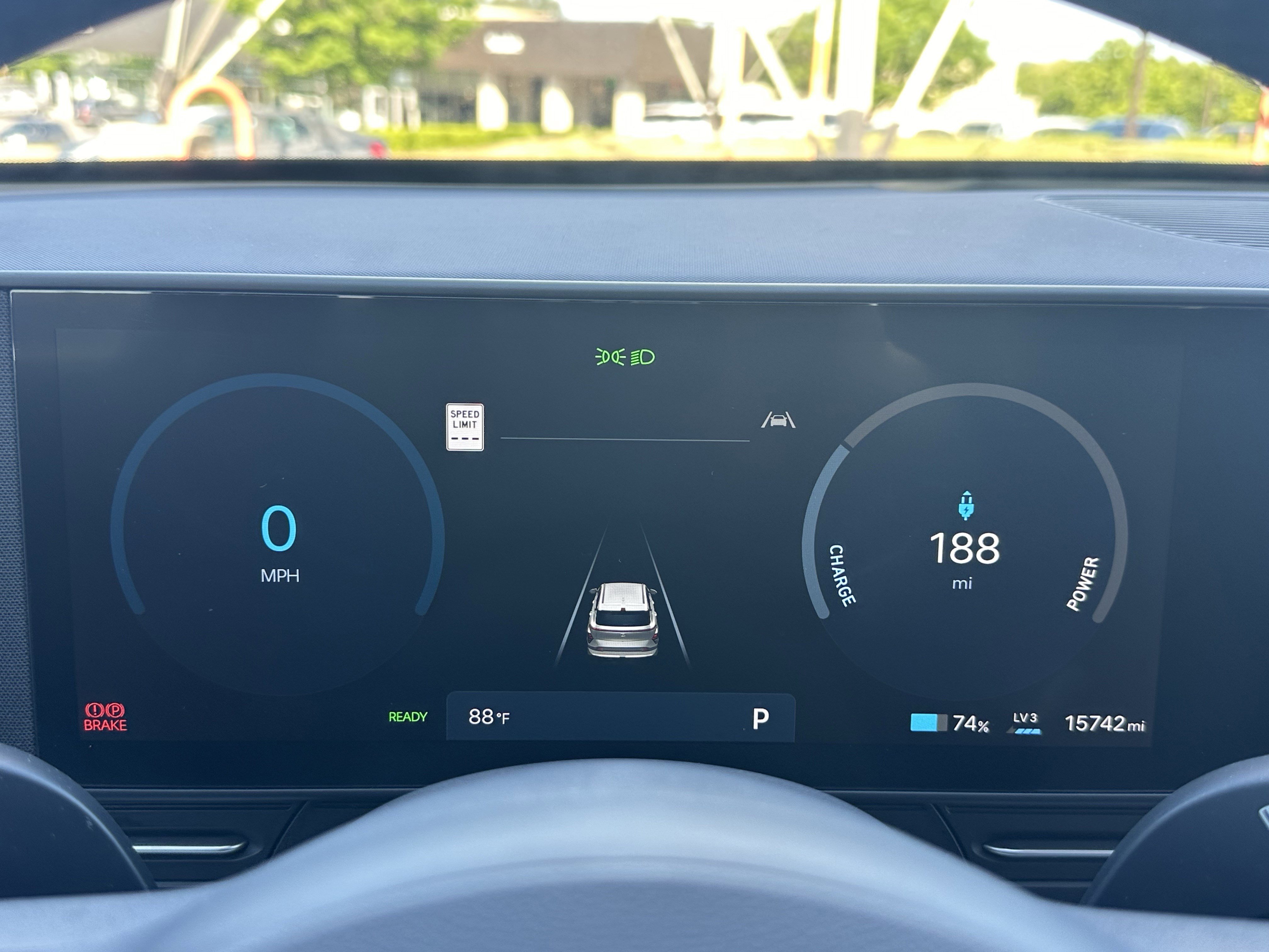 Used 2024 Hyundai Kona SEL FWD image 27