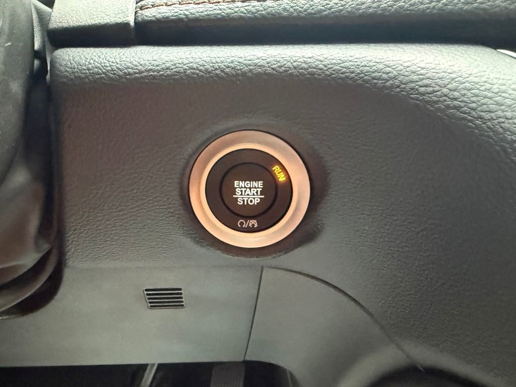 Used 2024 Chrysler Pacifica Pinnacle image 22